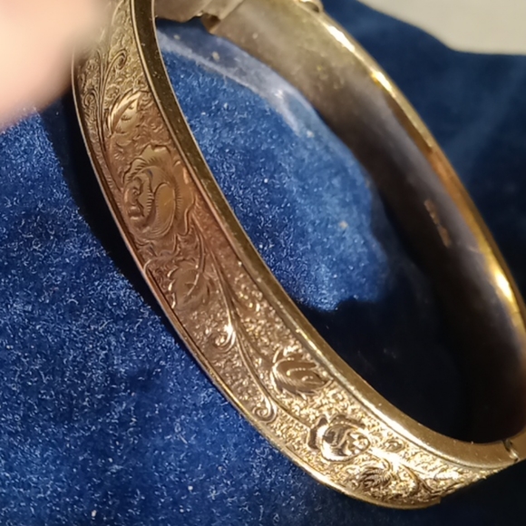 Antique F.M. Co. 12k GF Hinged Bracelet - Picture 5 of 5
